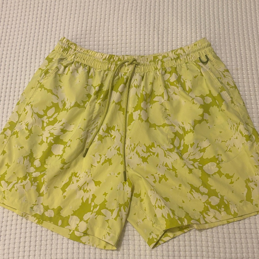 Outdoor Voices shorts size Large